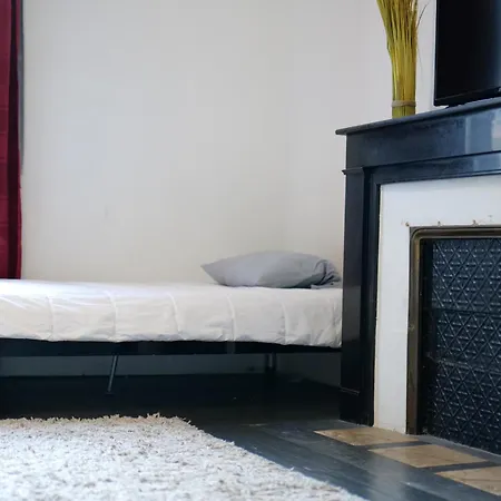 Les 5 Lys Apartment *