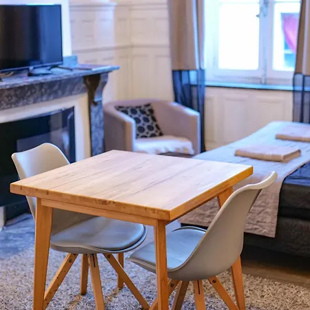 Les 5 Lys Apartment